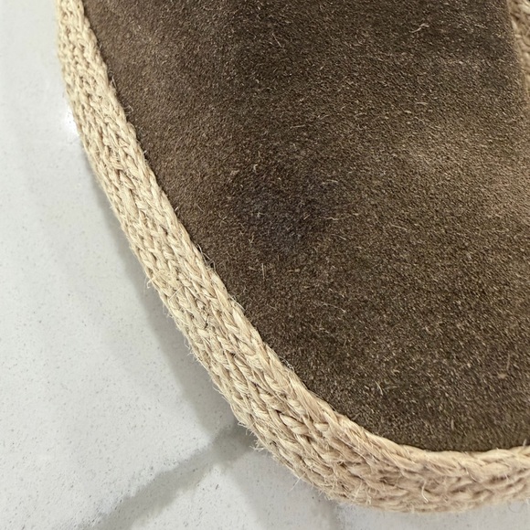 Paul Stuart brown dark olive suede slip ons - Picture 10 of 11